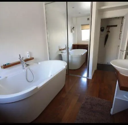 Appartement In Centre Paris